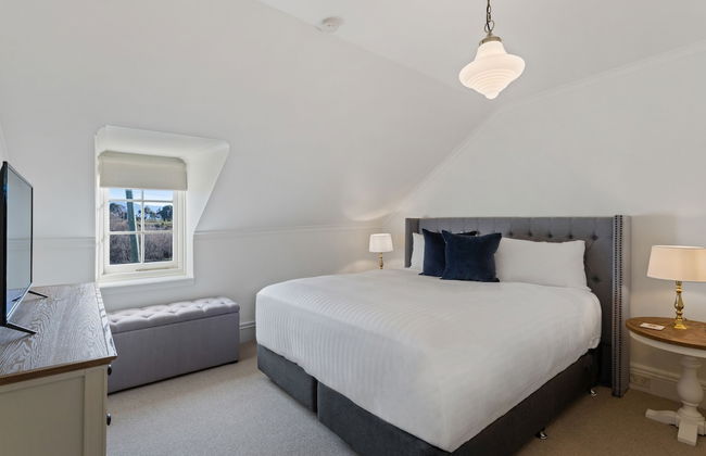 Lythgo's Row Colonial Cottages - Photo 3