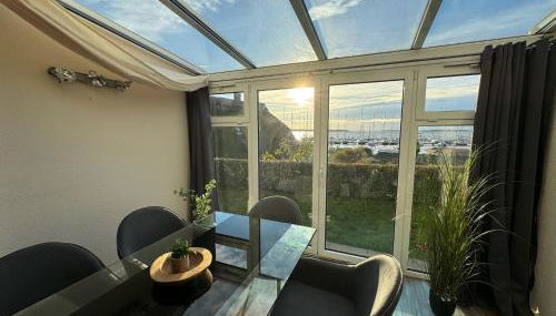 Frisch renoviertes FH Südblick am Meer in Breege, Meerblick von allen drei Etagen, Terrasse, Balkon, Sauna und Parkplatz - Foto 2