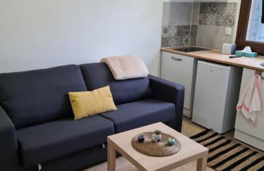 Studio bien équipé et indépendant avec véranda commune - Foto 3