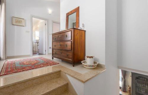 Malerische Villa mit Privatpool, mediterranem Garten, Outdoor-Kueche, Waschmaschine, Trockner - Photo 17