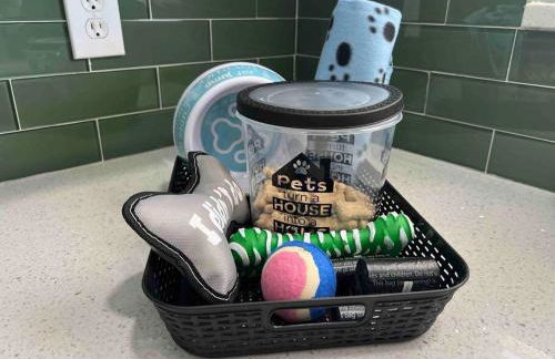 New! Tropical Hideaway near Beach! Tons of Parking - Photo 9