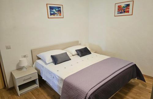 Apartments and rooms Iva - Photo 8