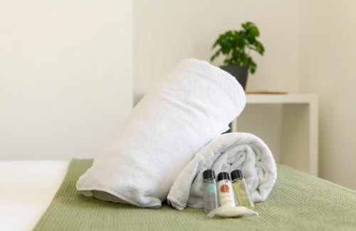 Asher Suite - Cozy 2BR Home with Parking & WIFI - Foto 21