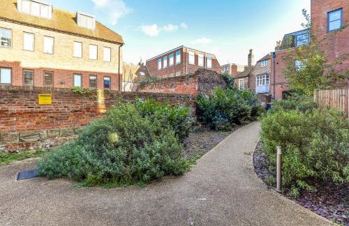 Exceptionally Spacious Central Canterbury Home - Foto 39