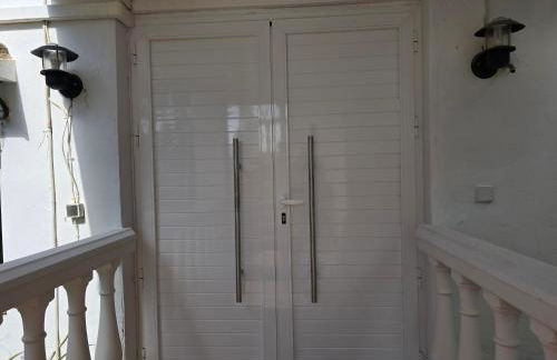 Large Family Villa 500m From Beach with Stunning Views - Photo 25