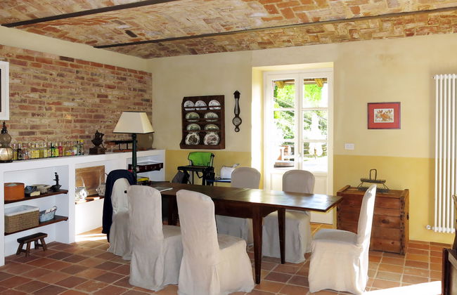 4 bedroom House in Capriglio with private pool and garden - Photo 14