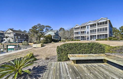 Spacious Southport Condo with Balcony! - Foto 35