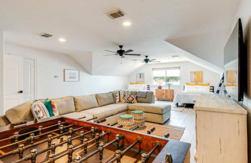 Conroe Lake House Luxe Pool, Private Dock and Games - Photo 24