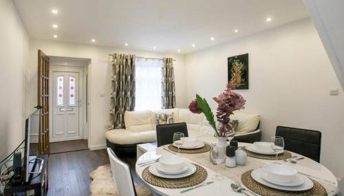 Charming Home - Free Parking - Private Garden - Pass the Keys - Foto 3