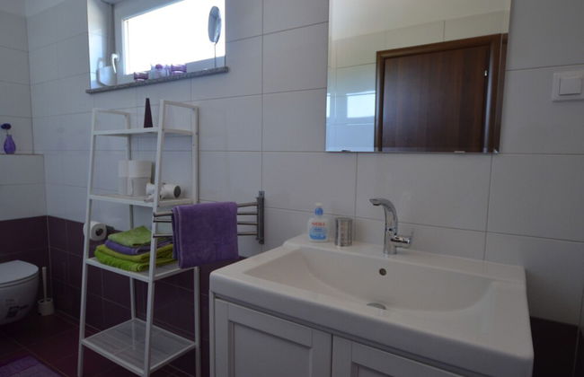 Exquisite Secluded Villa With Pool - Photo 16