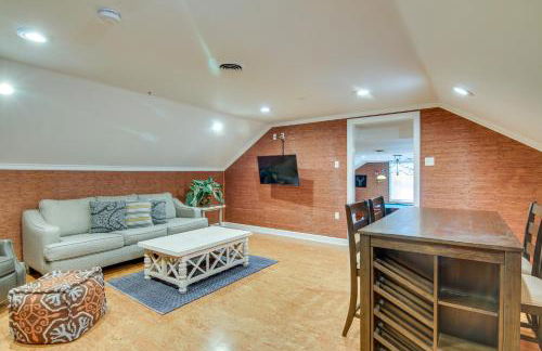 Waterfront Cambridge Gem with Hot Tub, Pool and Dock! - Foto 17