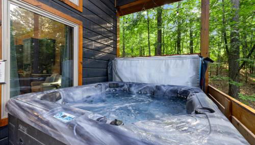 Cozy Cabin with Hot Tub, Fire Pit and Arcade Games - Foto 2