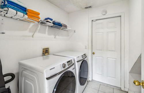 765 Beautiful Vacation Home With Private Pool, And Much More!! - Foto 23