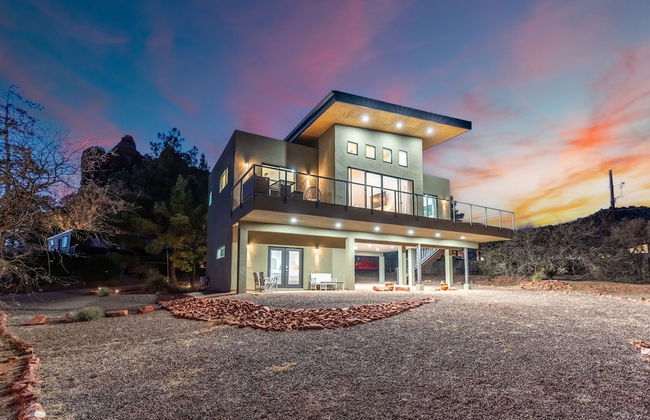 NEW Moondance Private Studio Cathedral Rock Hiking - Photo 1