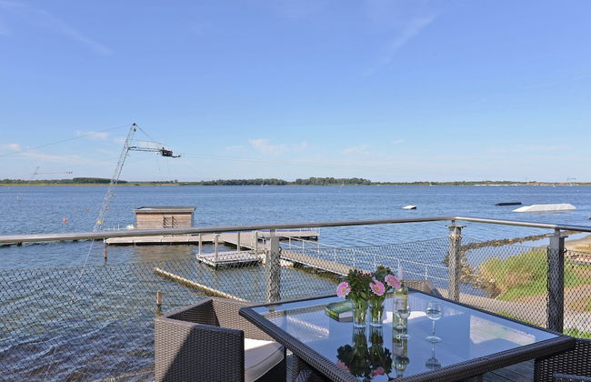 Waterfront Penthouse With Roof Terrace and Private Jetty - Foto 48