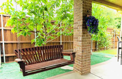 Luxury 5BR Retreat, Kid's Playroom! Near Lake Hubbard, Vineyard Views - Foto 13