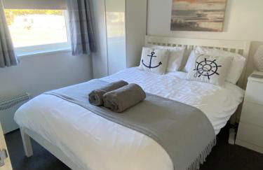 44 Gower holiday village Ty Gŵyr Cosy 2 bedroom Chalet with a seasonal indoor pool - Foto 13