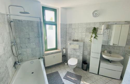 Helle geräumige 3R City-Wohnung, Balkon und TV Streaming - Foto 14