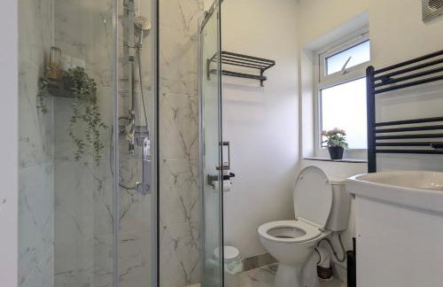 5 Ensuite Bedroom House Near Centre Free Parking - Foto 48
