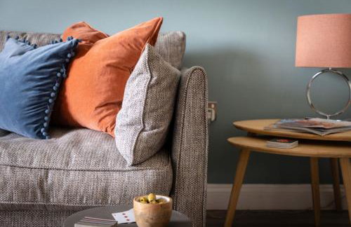 Bumble Cottage, Torcross - Heart of Torcross - Log burner - Ley views - Foto 12