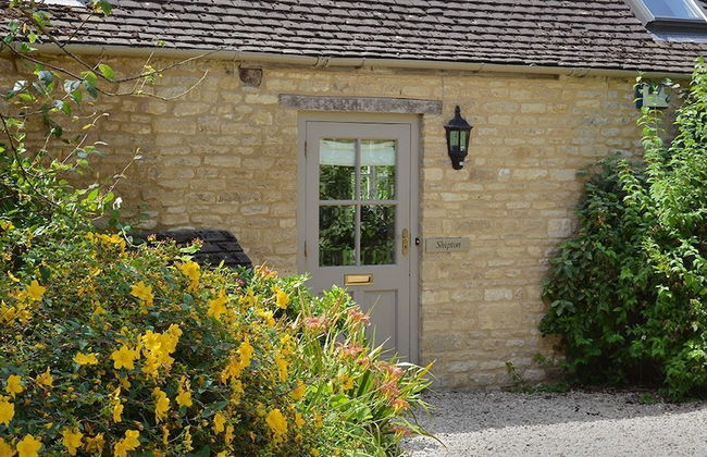 Shipton Cottage - Photo 17