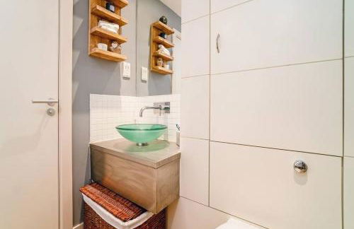 Luxury Huge Modern Open Plan 2Bedroom Flat - Free Private Parking & Balcony located at the OVO Hydro and SEC Centre - Foto 2