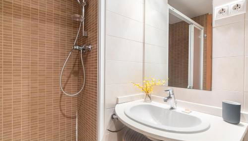 The Orbit Apartments - Photo 3