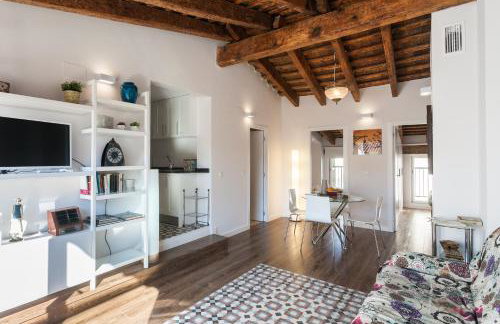 FLORIT FLATS - CENTER 2BR 2BA ATTIC TERRACE VIEW WIFi AC - Photo 17