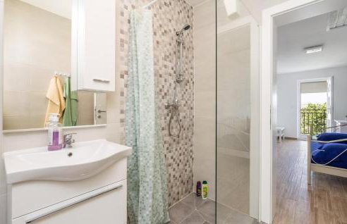 Amazing Apartment In Vlasici - Foto 22