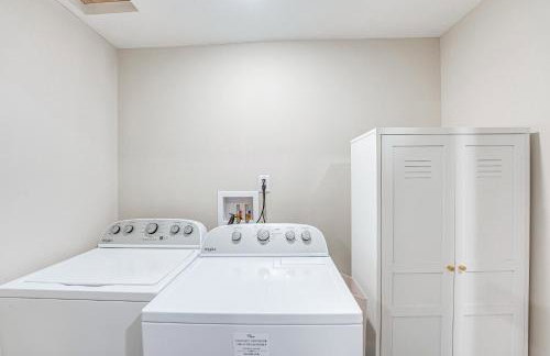 Serene and Updated Escape 1 Mi to Heritage Landing - Foto 23