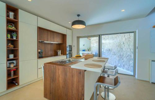 NEW Villa Pine Haven , Private Heated Pool Sleeps 8, Tranquil Retreat - Foto 43