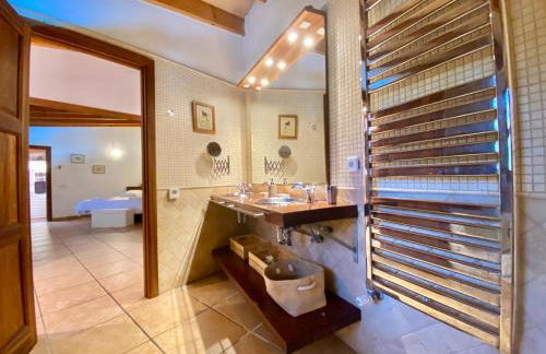 Fabulous Rustic Villa Set On Mountain With Unique Views - Foto 43