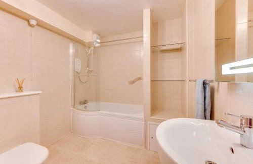 3 Bed in Putsborough oc-flat11 - Photo 14