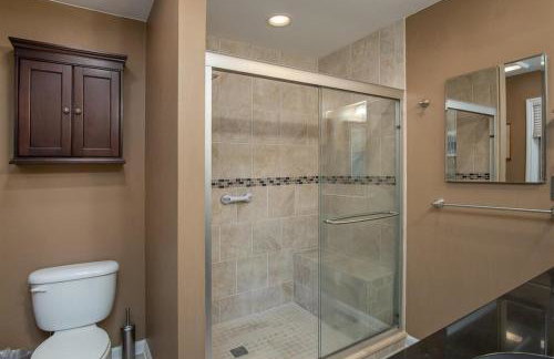 Connestee Lakefront Retreat · Lakefront Retreat in Connestee Fal - Foto 16