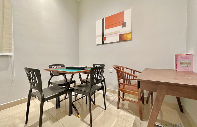 Twin Tower Residence by Stayrene - Photo 5