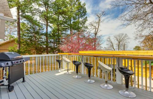 Hot Tub + Deck: 'Holiday Island Fairway Estate’ - Foto 30