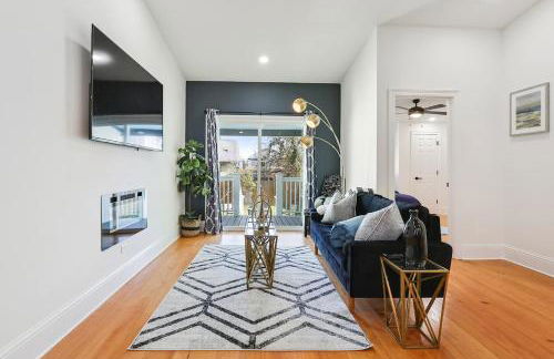 Mid-City Modern Parking Festival Season Stay - Foto 1