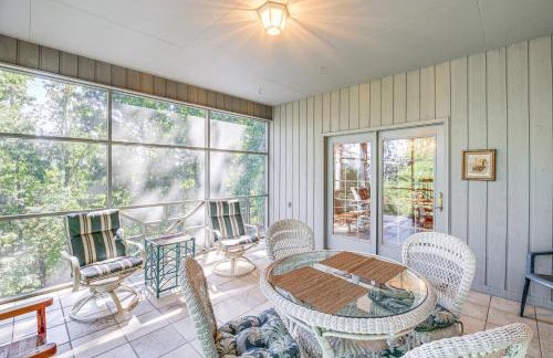 Spacious Home with Hiking Trail Access in Bristol! - Foto 1