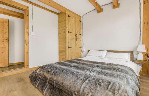 Countryside Cabin on 5 Acres Countryside with Outdoor Firepit, Cinema and converted Stables - Foto 24