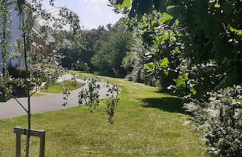 3 Bed House - Sleeps 7 - Parking - Wifi - Foto 5