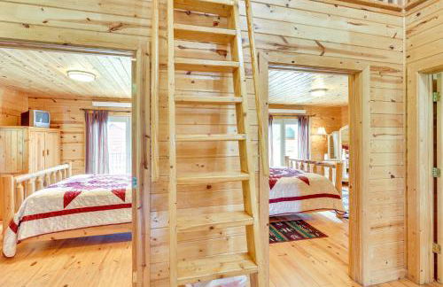 Wraparound Deck and Grill Deadwood Cabin - Foto 19