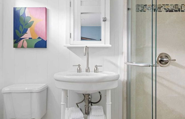 Luxe Villa Near Beach, Pool + Hottub, Chef's Kitchen Woodward Way by Avantstay - Foto 14