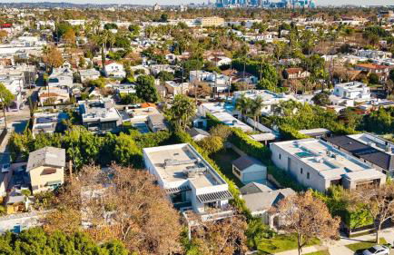 Private LA Retreat w Pool Hot Tub Fire Pit Near Melrose Ave The Martel House by AvantStay - Foto 53