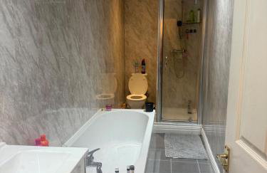 Beautifully renovated 2 bedroom flat in Heaton - Foto 14