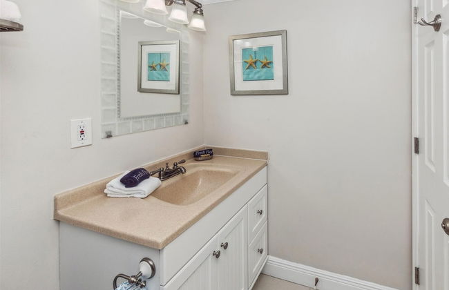 Dolphin Point 303A is a Cute 2 BR overlooking the Harbor by RedAwning - Foto 16