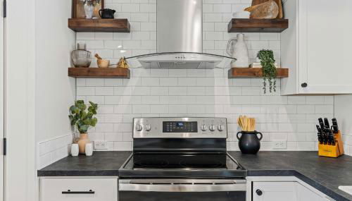 Nampa Sugar House, near walking paths wHOT TUB! - Foto 3, stove