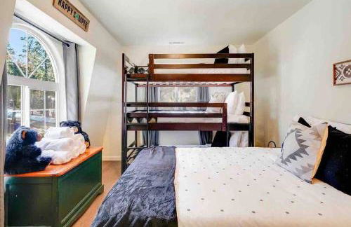 Pine Den Cabin: Arcade+Fire Pit+BBQ - Foto 30