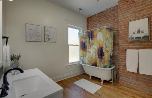 Charming Escape - Private Hot Tub! - Foto 13