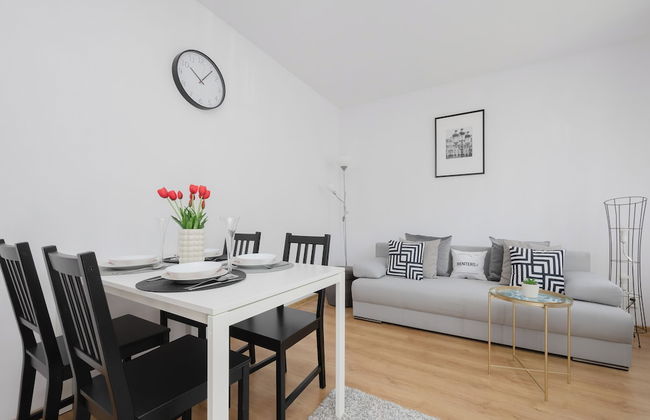 Cosy Apartment in Piaseczno by Renters - Photo 1