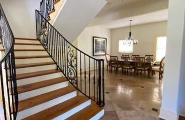 The Gator Manor – 6 Bedrooms Walk to UF / Stadium - Foto 33